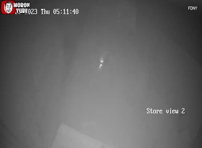 Video :He burns down his wife's recently opened nail shop